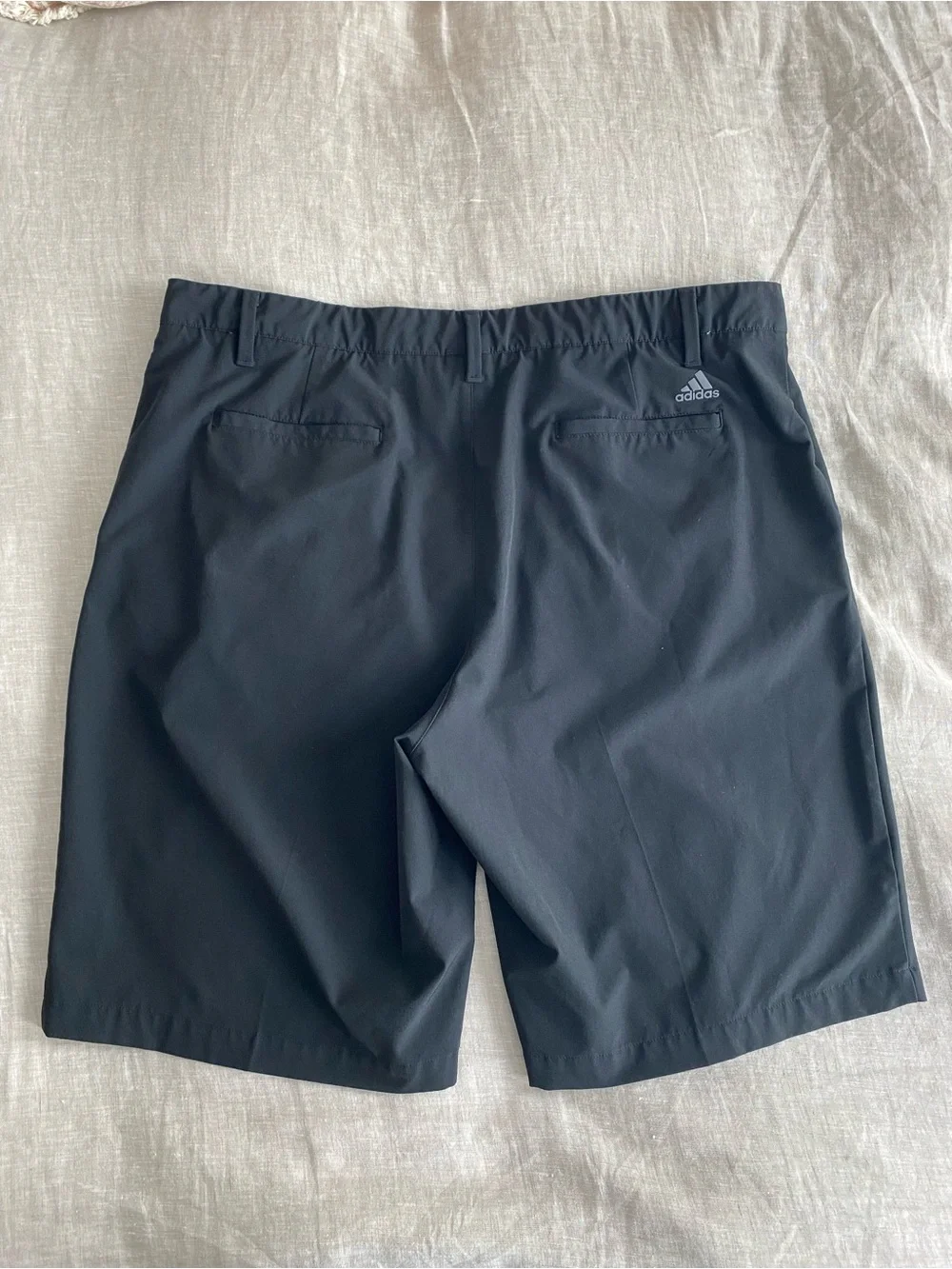 Adidas Mens Black Golf Shorts Size 40 Comfort Waist Flat Front Polyester Blend